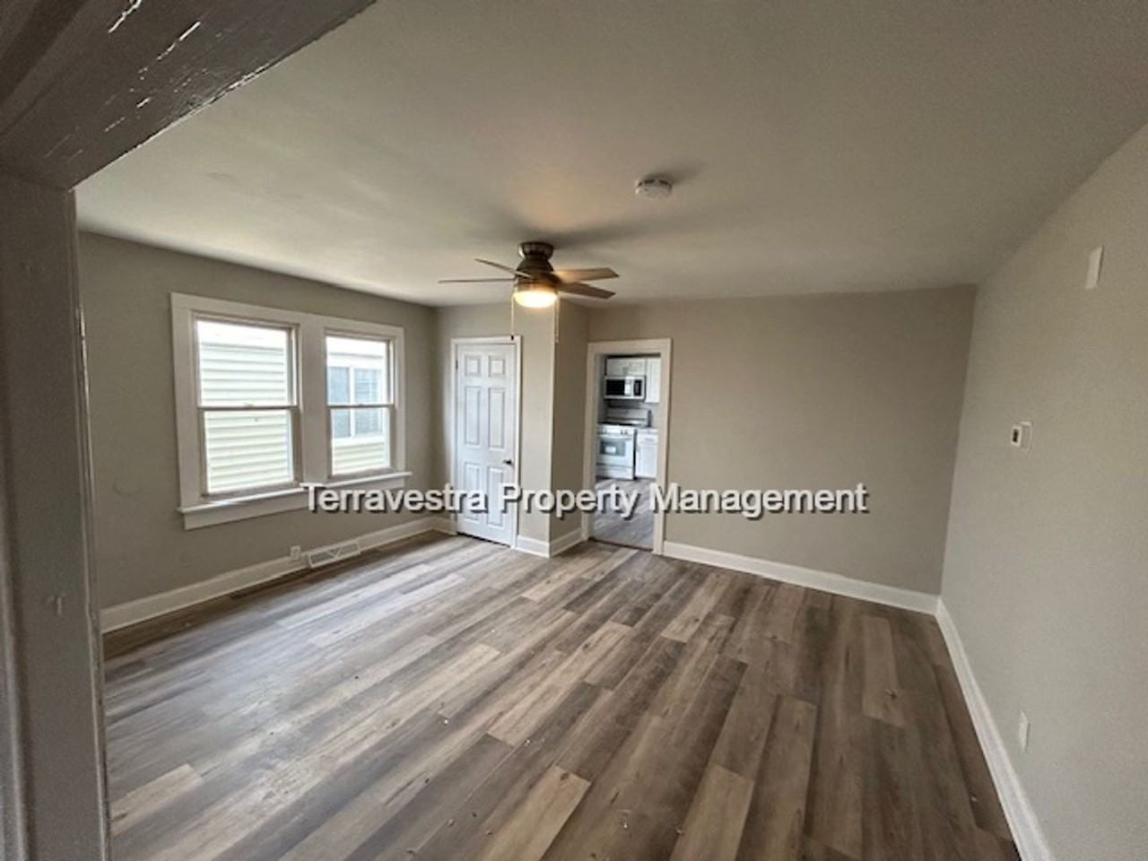 414 E Main St - Photo 6 of 20