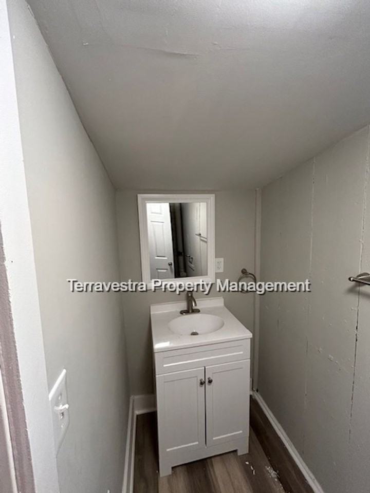 414 E Main St - Photo 7 of 20