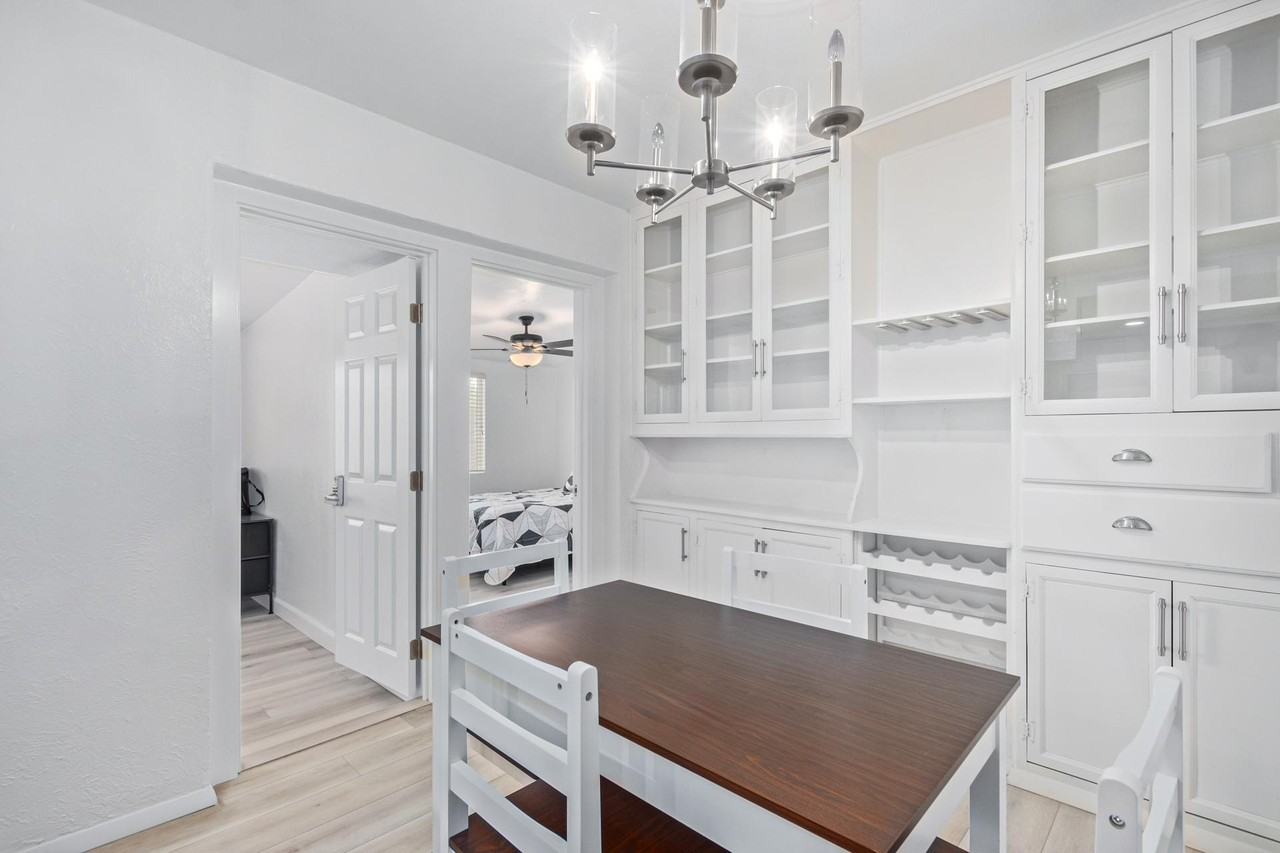 N Ironwood - Photo 5 of 9