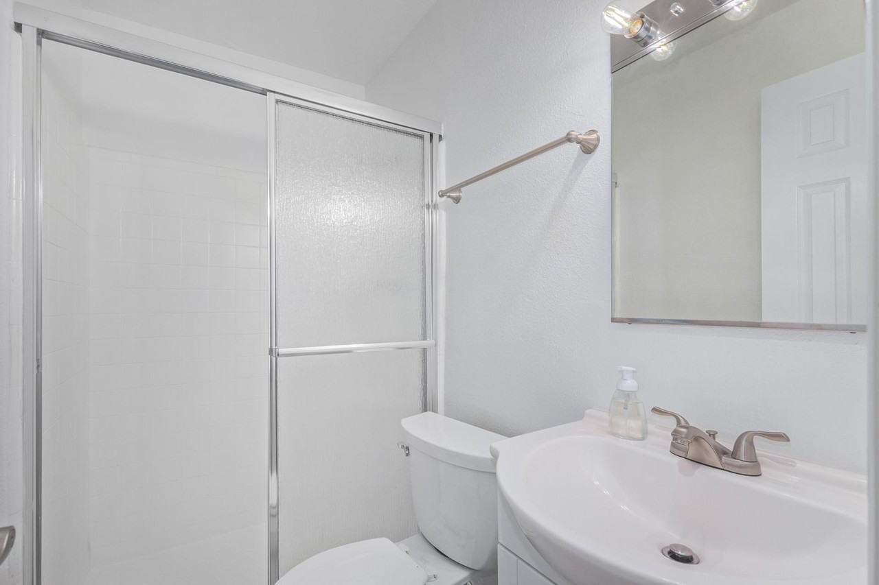 N Ironwood - Photo 6 of 9