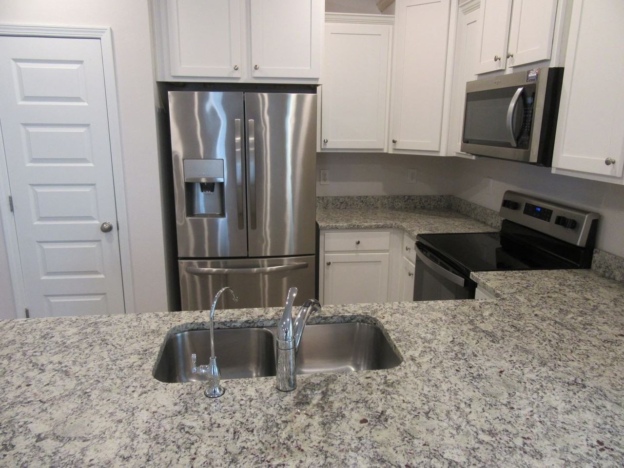 1612 Caleigh Ct - Photo 3 of 23