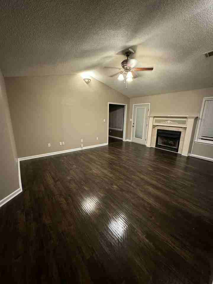 1508 Lois Pl - Photo 2 of 16