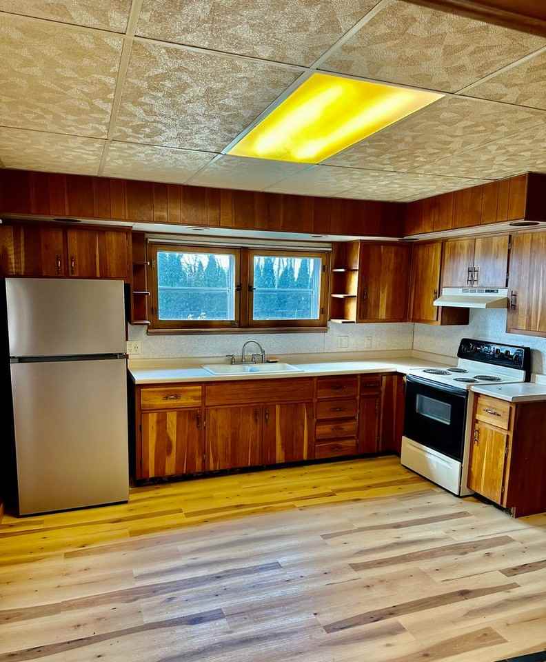 354 W Jefferson St - Photo 2 of 13