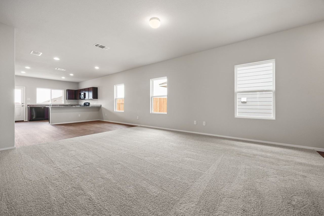 171 Haywood Mnr - Photo 4 of 15
