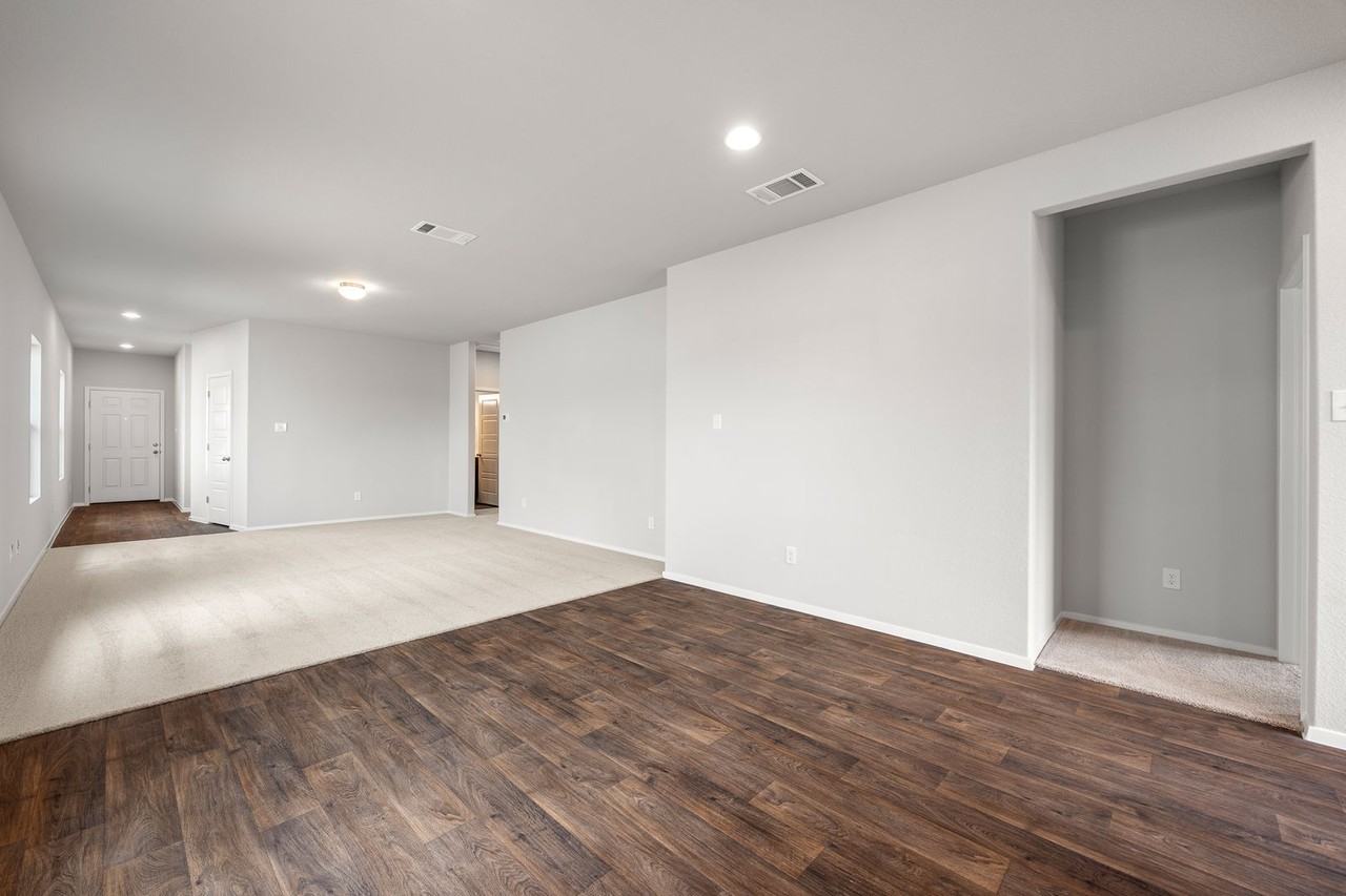 171 Haywood Mnr - Photo 5 of 15
