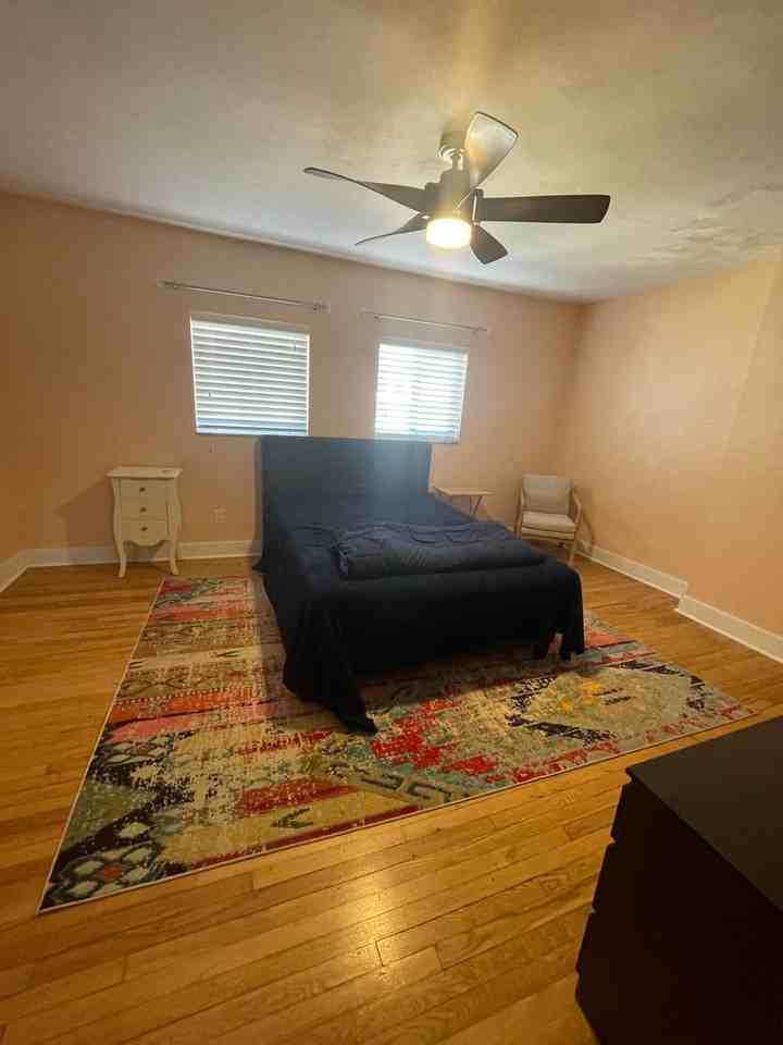 107 Oakland Ct - Photo 2 of 5