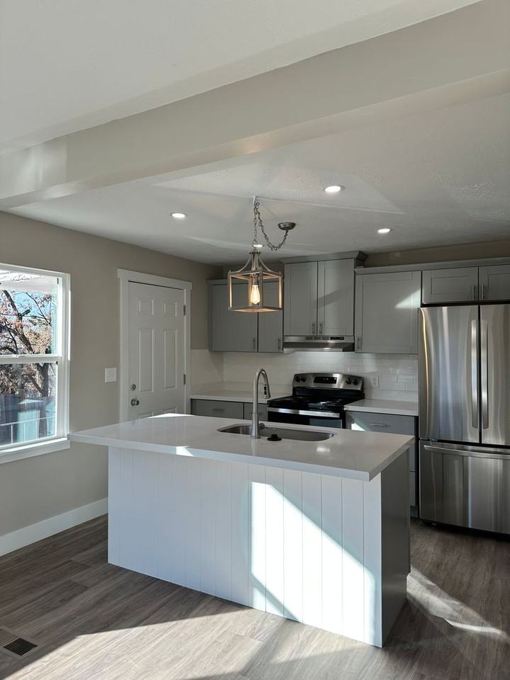 2925 Madison Ave - Photo 3 of 50