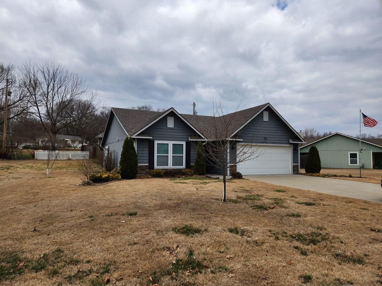 3003 Ne Walnut Grove Rd - Photo 3 of 50