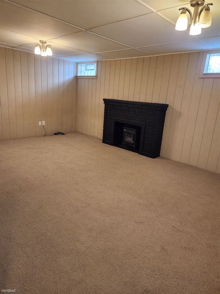 1118 Arlington St Ne - Photo 3 of 11