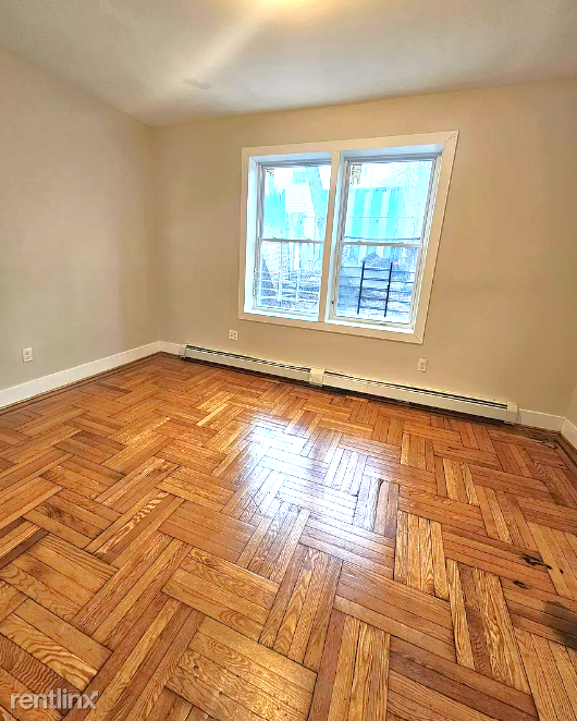 901 Bergen St - Photo 3 of 5