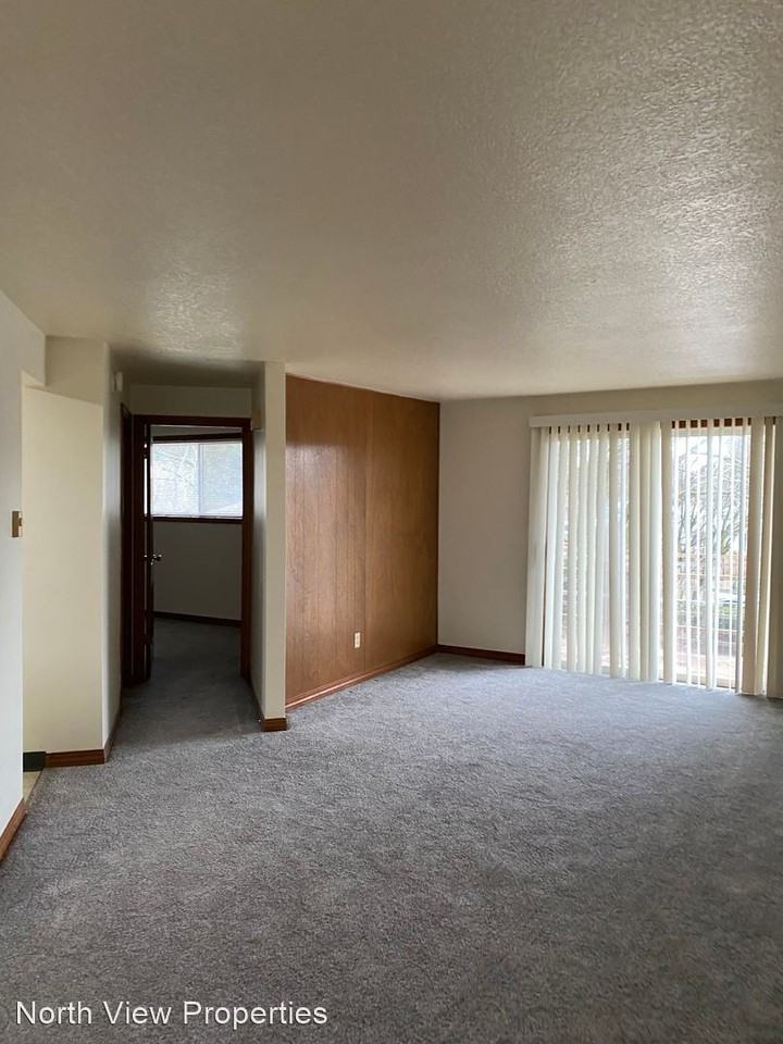 18411 E Burnside St - Photo 3 of 9