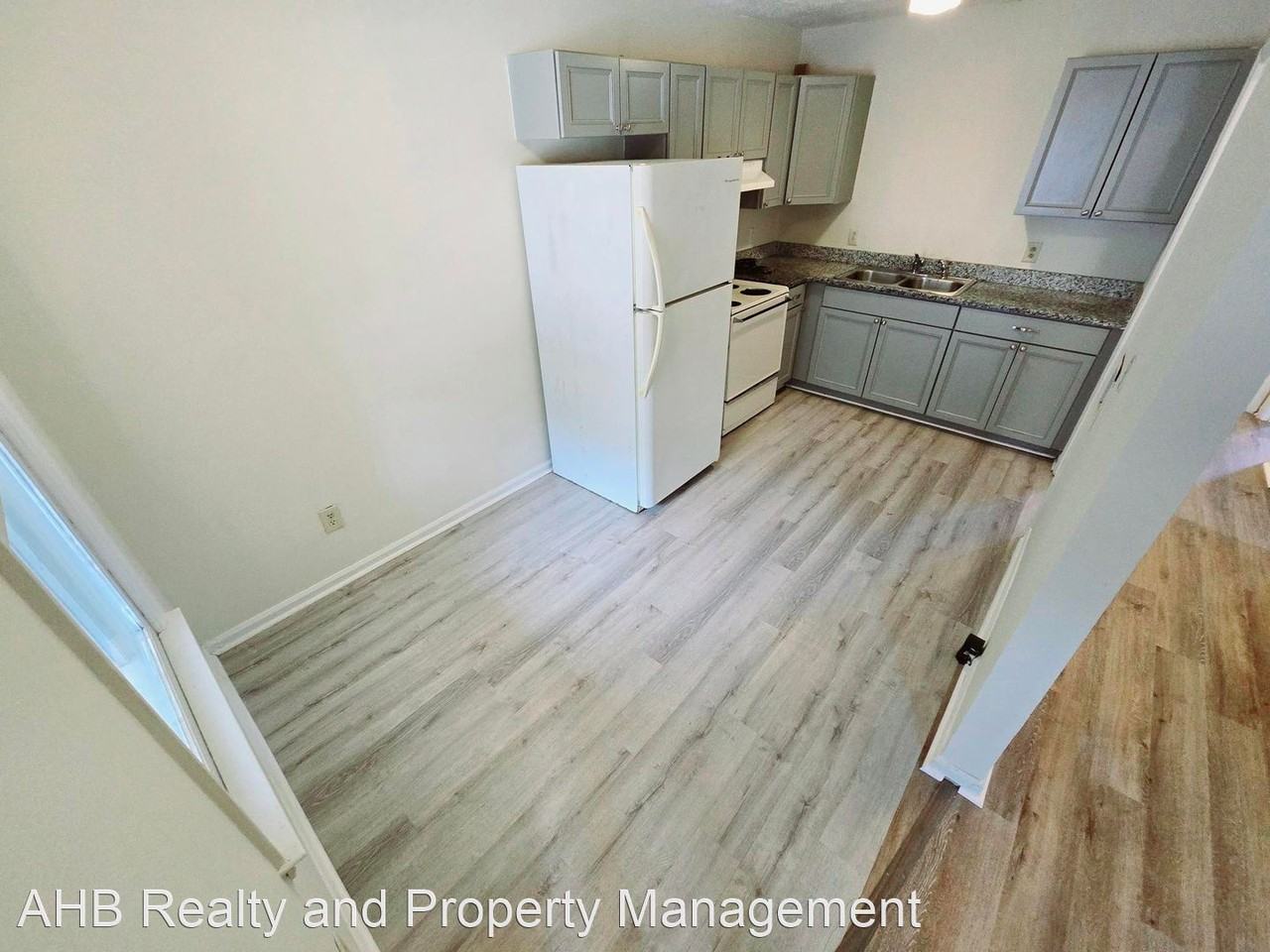 2485 Michelle Drive - Photo 2 of 7