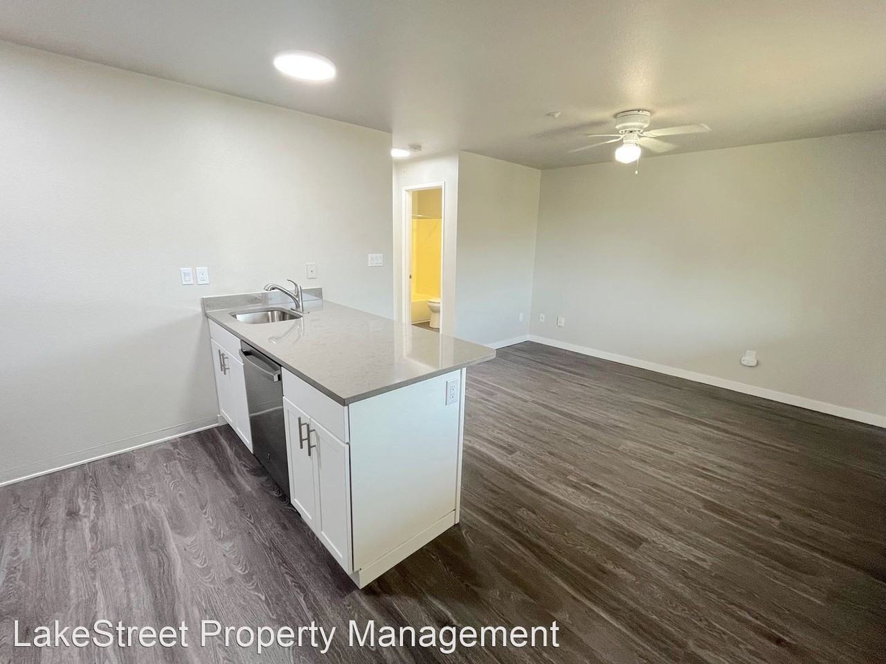 8819 Pacific Ave - Photo 3 of 15