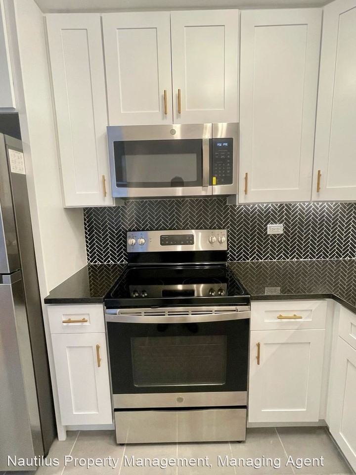 720 Washington - Photo 2 of 13