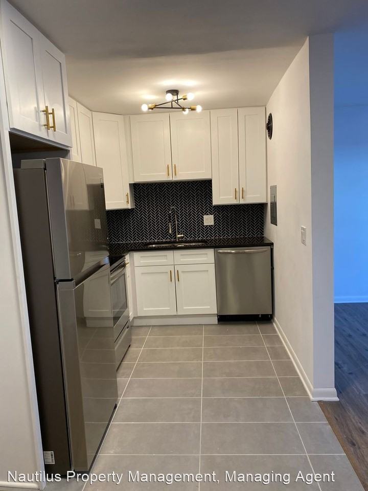720 Washington - Photo 3 of 13