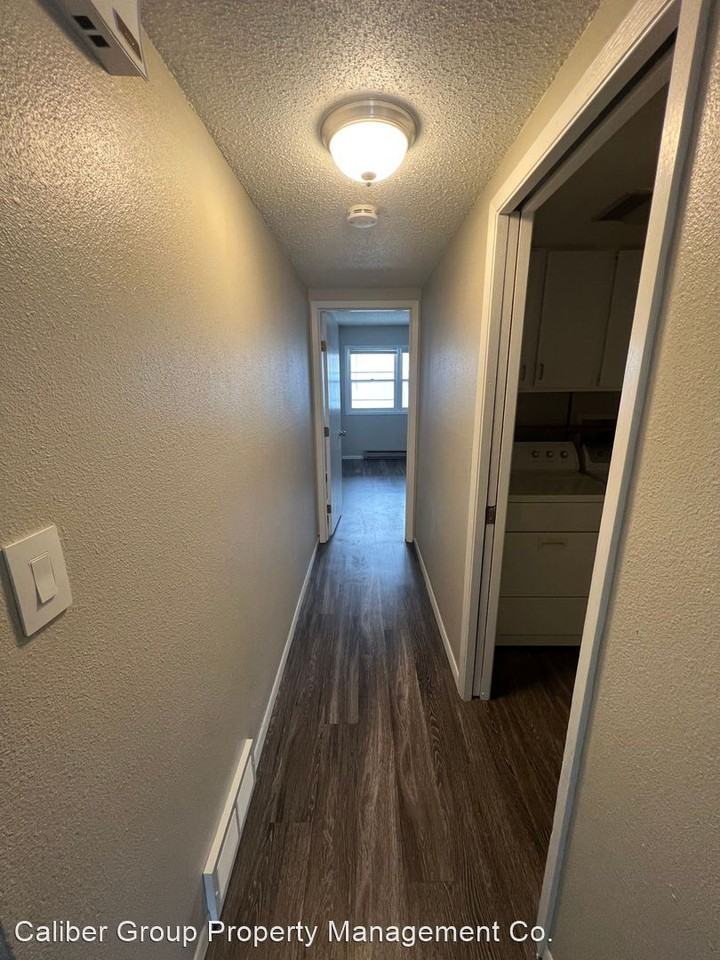 1915 Main St - Photo 2 of 5