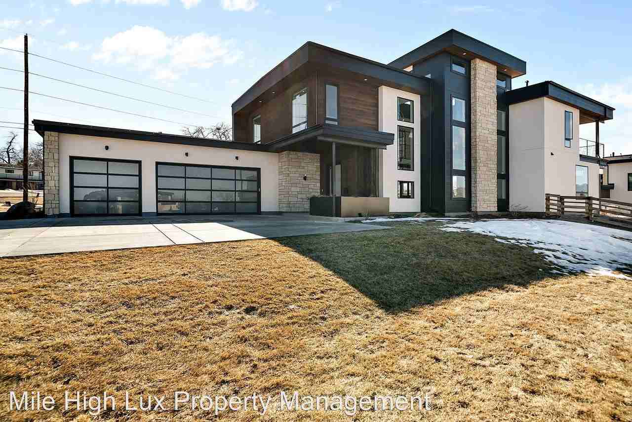 3203 Hillside Dr - Photo 2 of 50