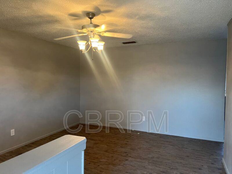 1205 6th St - Photo 2 of 10