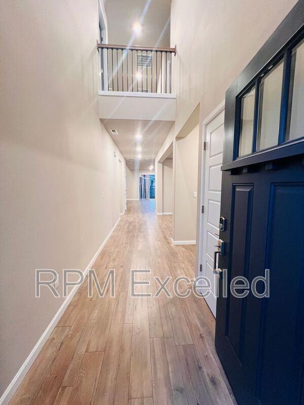 32728 Ash Ave Se - Photo 3 of 37