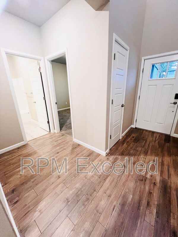 32728 Ash Ave Se - Photo 4 of 37