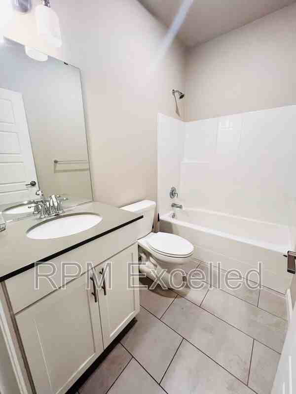 32728 Ash Ave Se - Photo 5 of 37