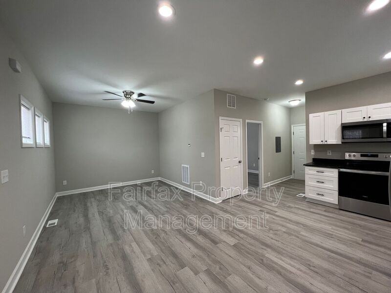 2307 Owen St #A - Photo 3 of 9