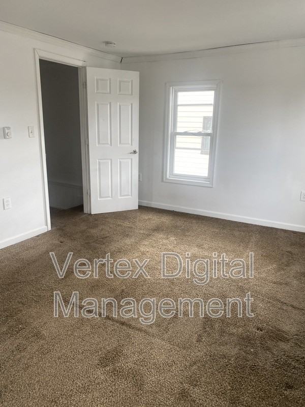 426 Bridge St - Photo 2 of 7