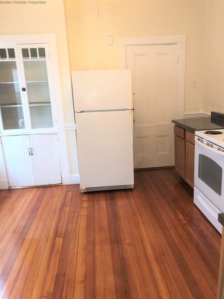 Lincoln Ave #1 - Photo 2 of 8