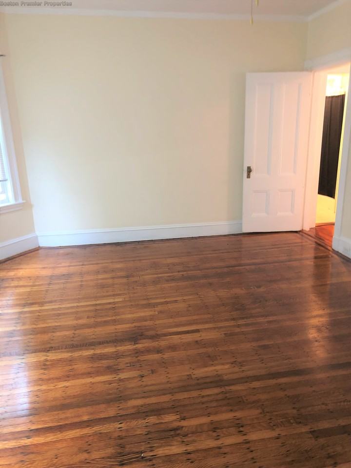 Lincoln Ave #1 - Photo 5 of 8
