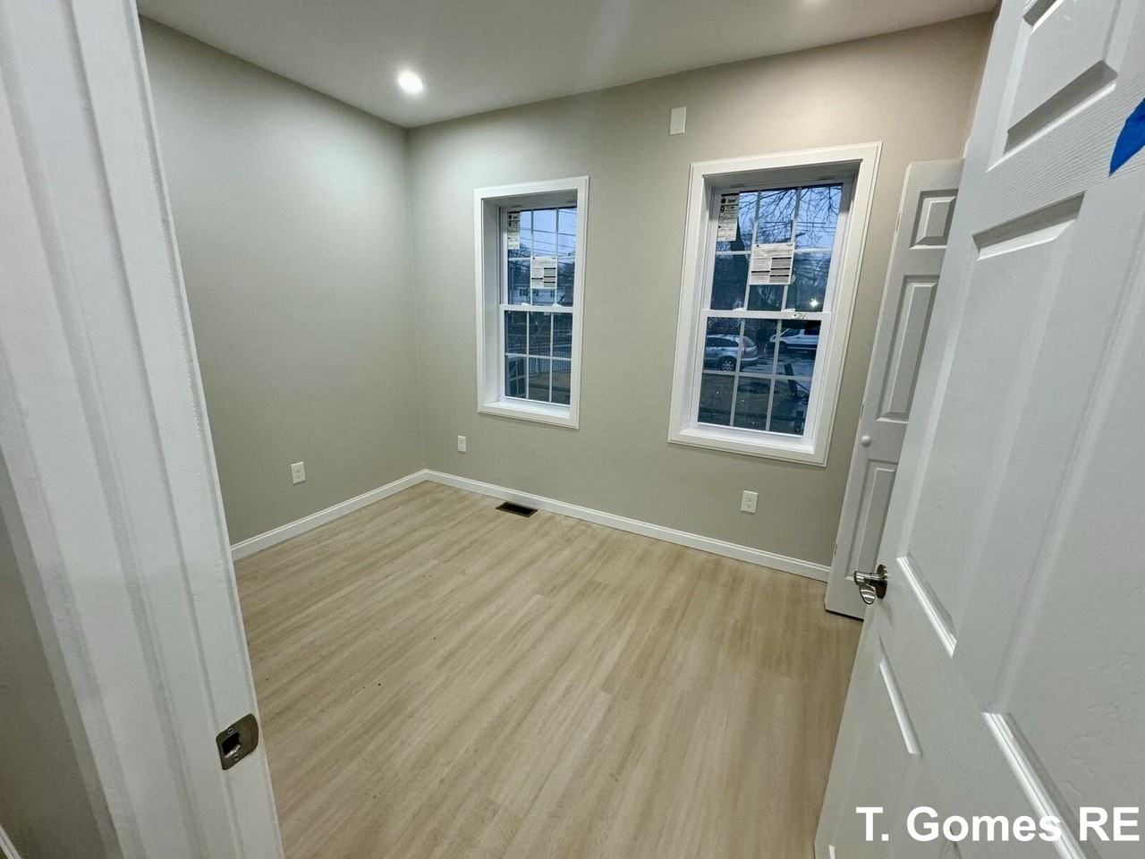 157 Pearl St #1 - Photo 4 of 15