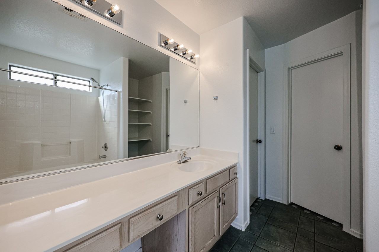 12731 W Sharon Dr - Photo 6 of 45