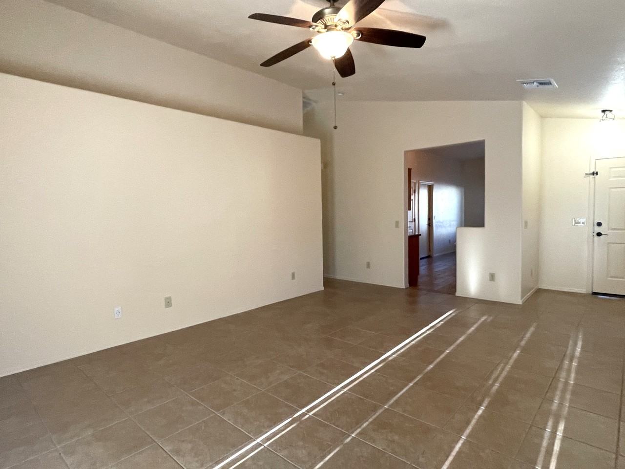 465 S Wildrose - Photo 3 of 21