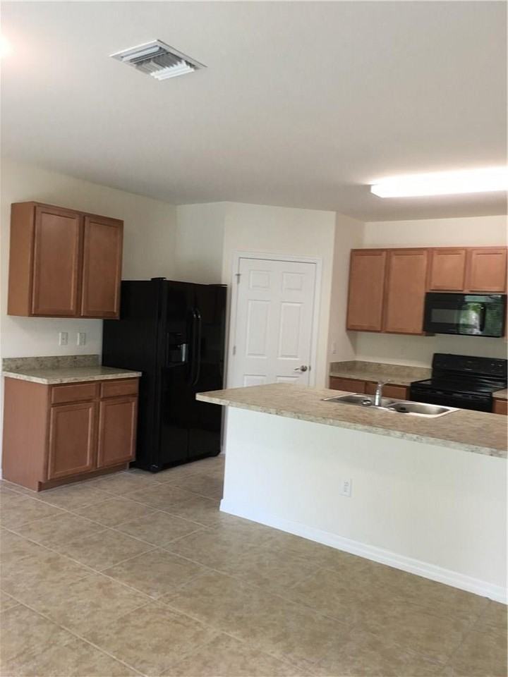 1303 Sw 25th Ter - Photo 3 of 6