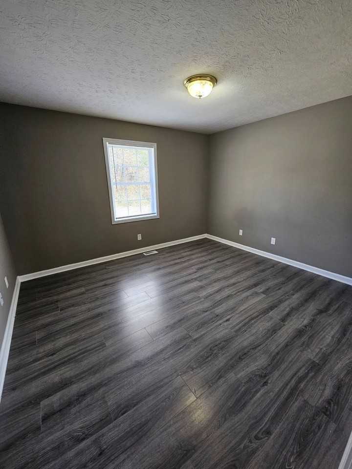 70 Ridgedale Dr - Photo 3 of 7