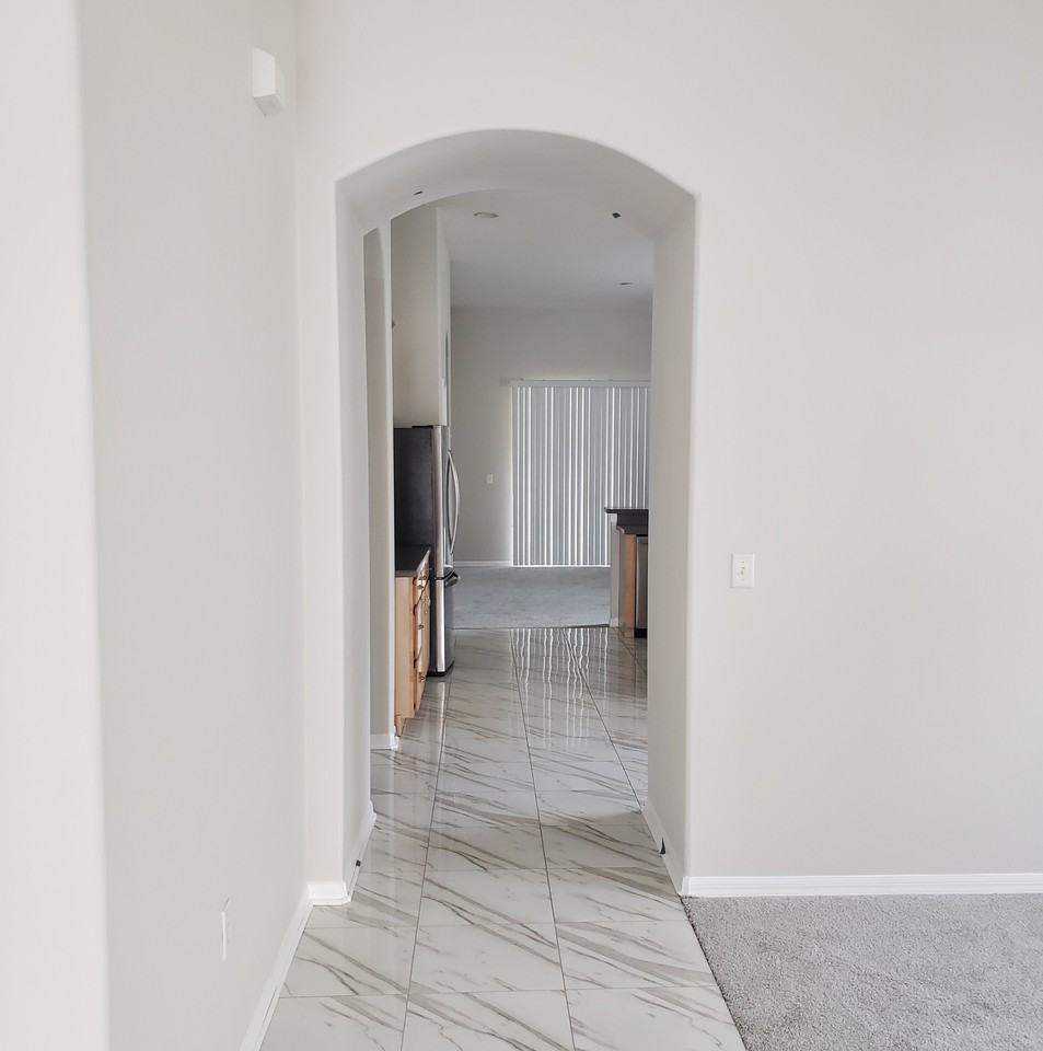 1126 Nashville Dr - Photo 3 of 24