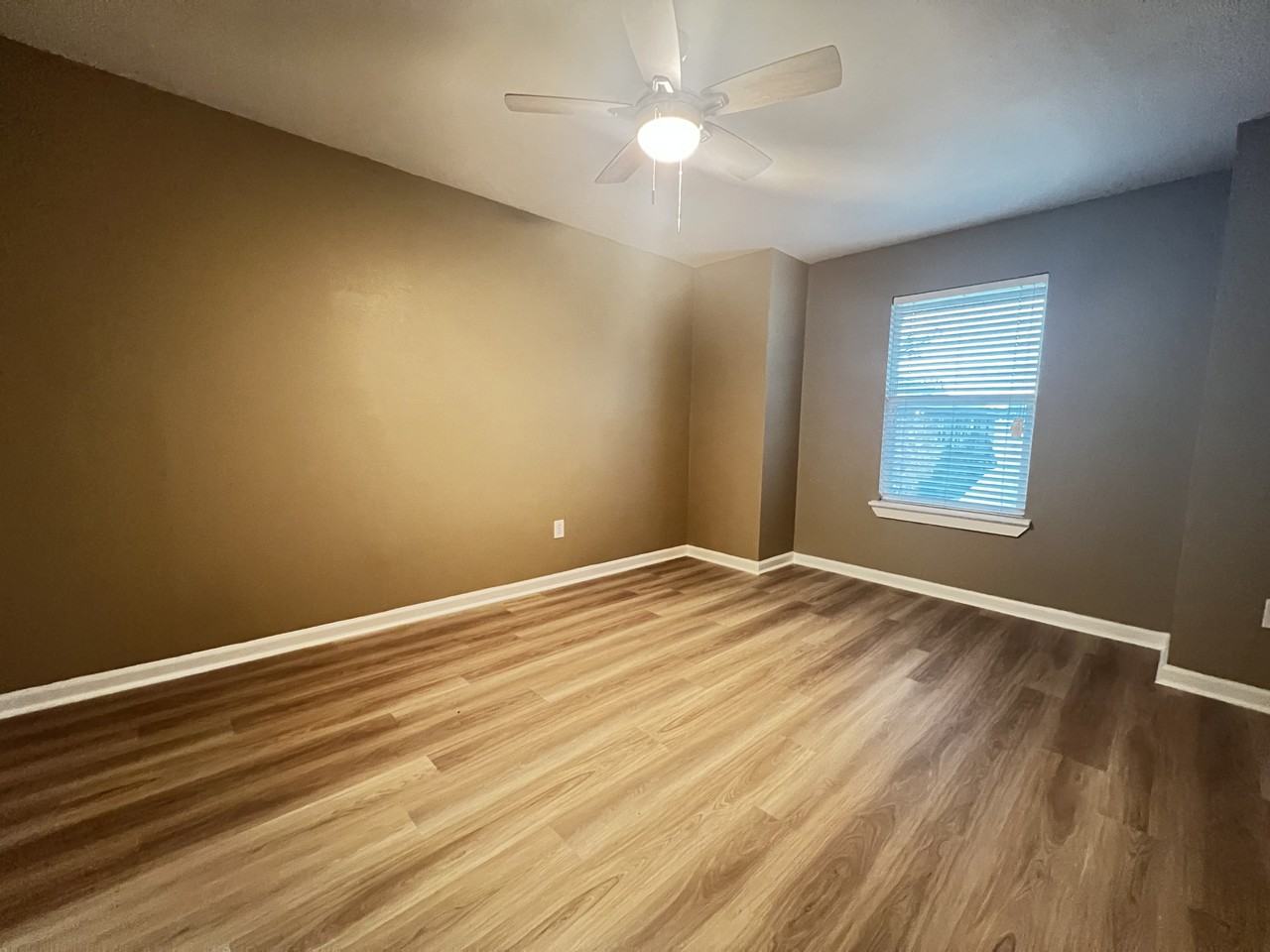 2150 N Sherwood Forest Dr #27C - Photo 7 of 9