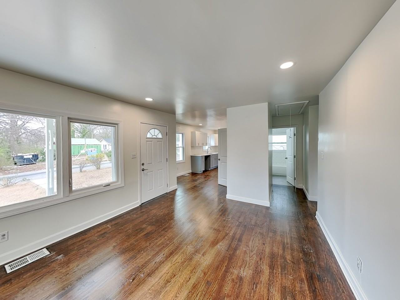 1958 Maywood Pl Nw - Photo 4 of 16