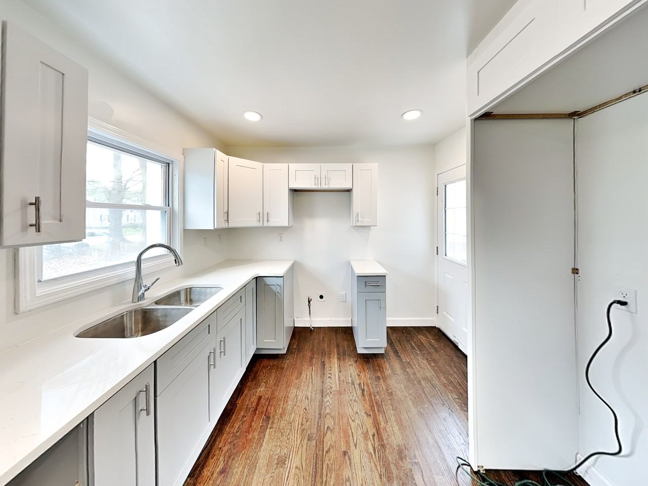 1958 Maywood Pl Nw - Photo 5 of 16