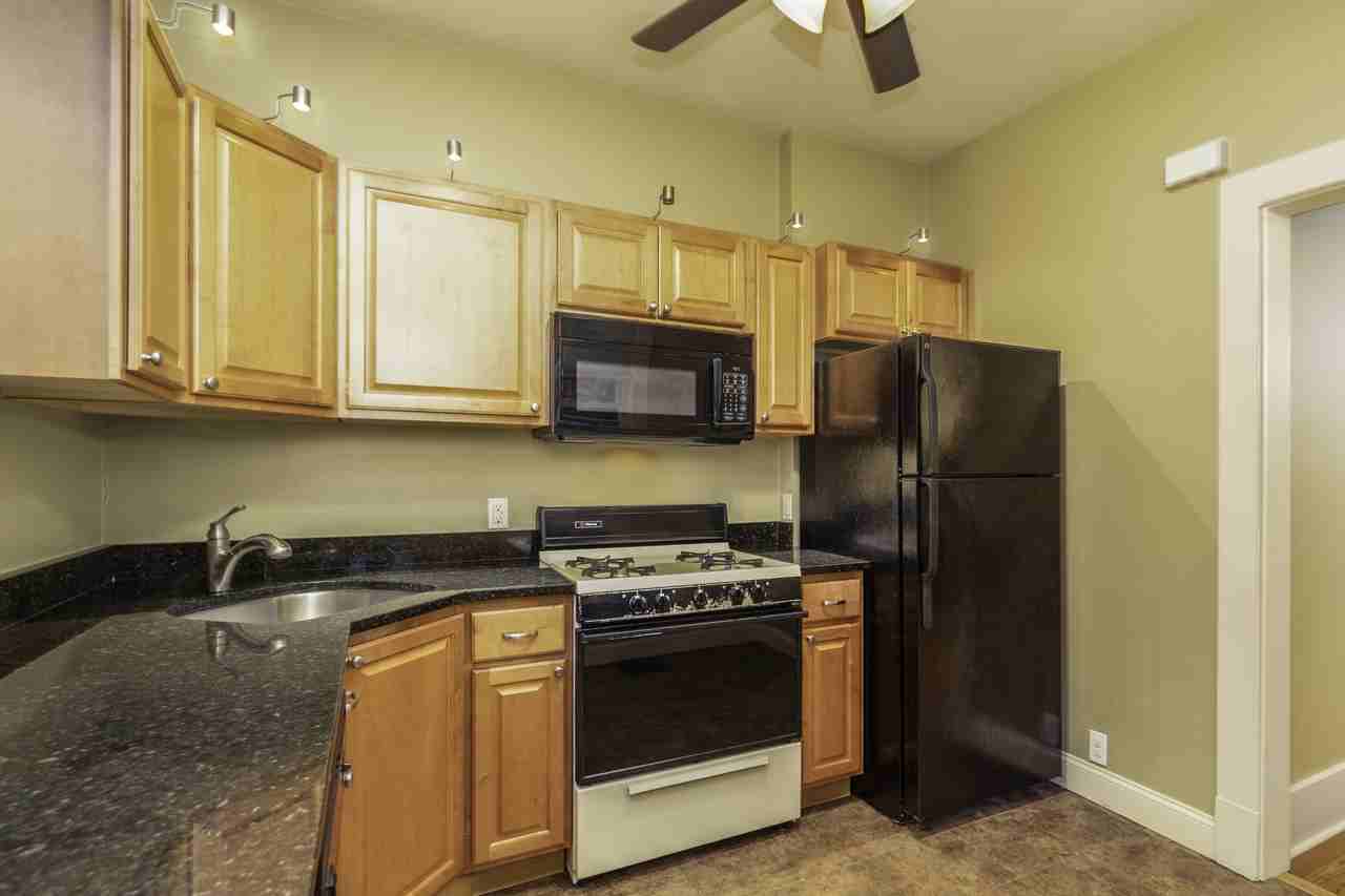 252 42nd St #1stFL - Photo 2 of 30