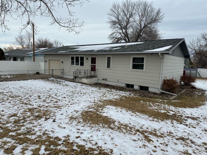 1345 Lockview Ln #SFH - Photo 3 of 16