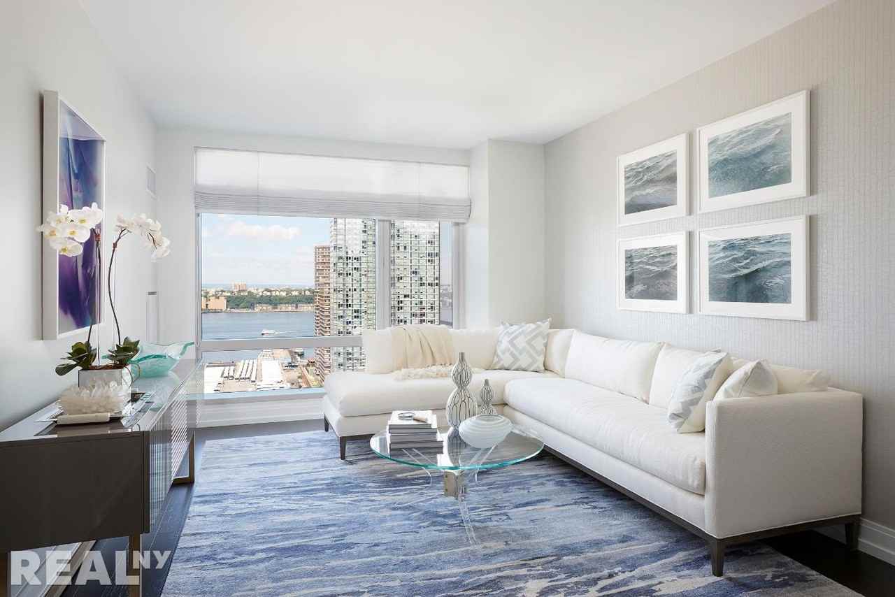 555  Tenth Avenue #22K - Photo 2 of 7