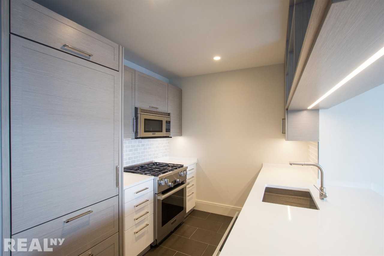 555  Tenth Avenue #22K - Photo 3 of 7