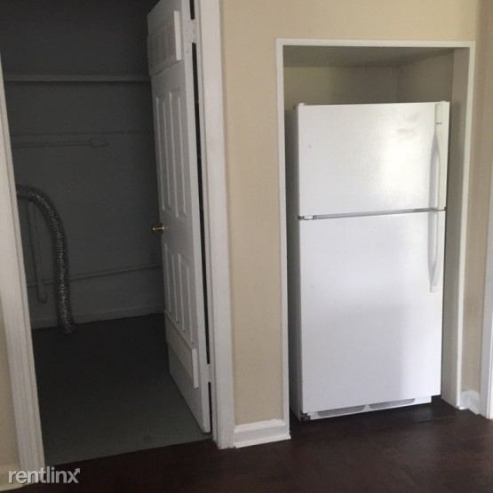 2151 Admiral Dr - Photo 3 of 8