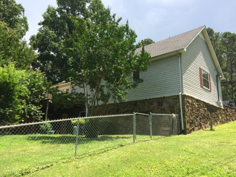 207 Martin Dr - Photo 2 of 15