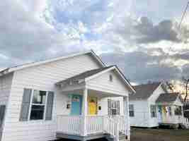 featured image of 225 W 3rd St