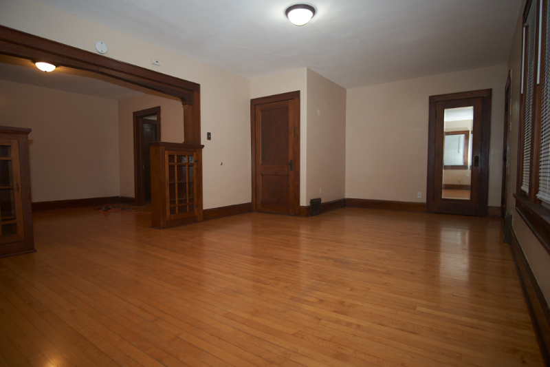 1142 Doty St - Photo 3 of 10