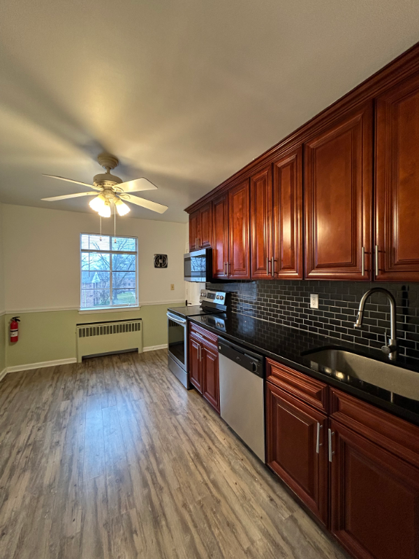 24B Troy Dr - Photo 3 of 16