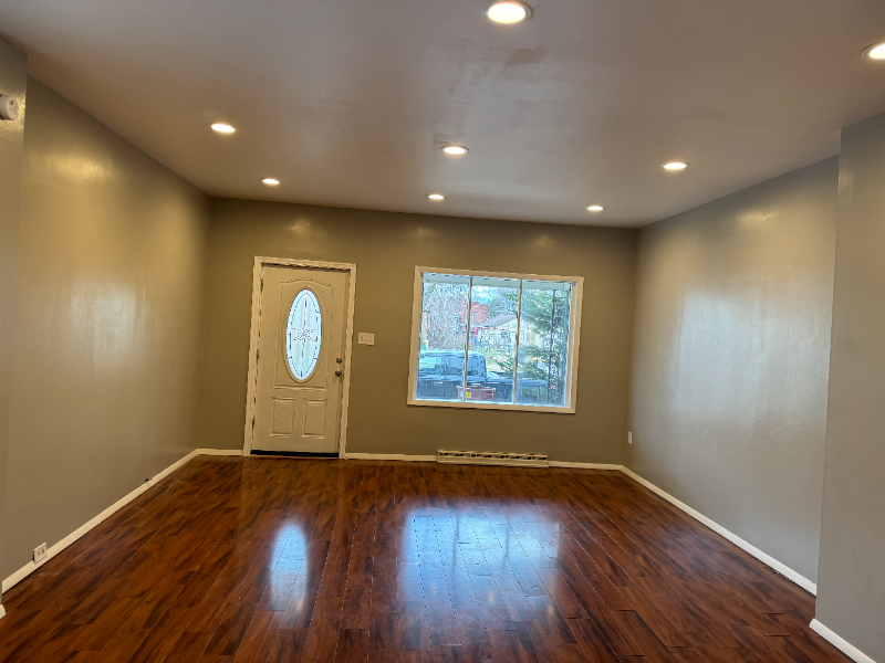 112 Sharpe St - Photo 2 of 16