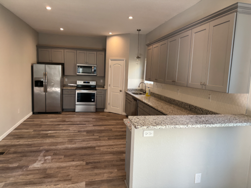 606 W 28th St - Photo 3 of 27