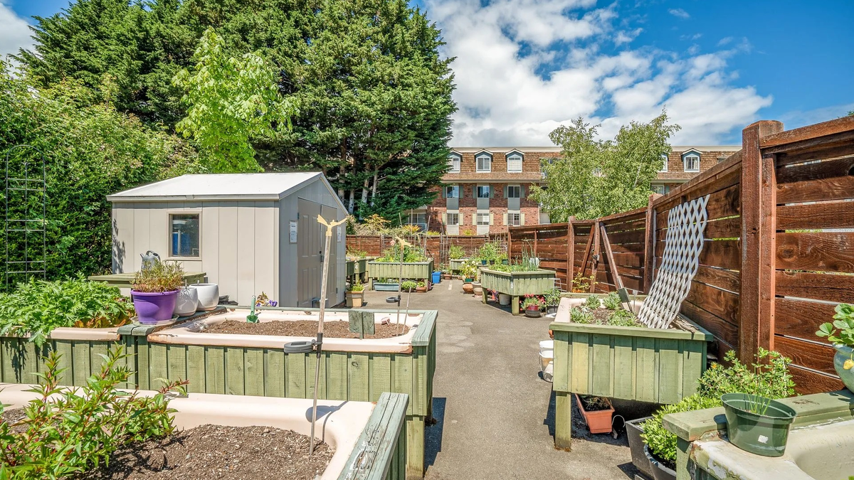 Fraser Tolmie Apartments 1701 Cedar Hill Cross Rd, Saanich, BC V8P 2P9 Zumper